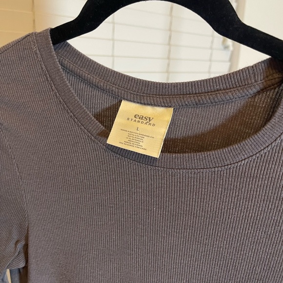 Easy Standard Ribbed Gray Top - Picture 2 of 2